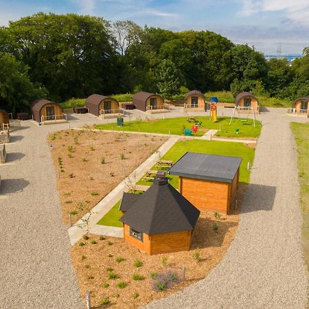 Weedingshall Lodges Falkirk Exterior photo