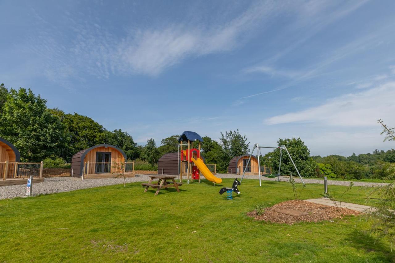 Weedingshall Lodges Falkirk Exterior photo